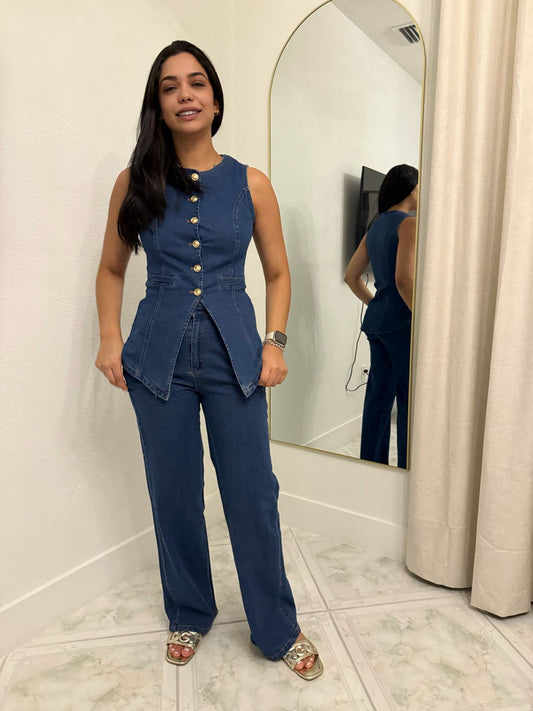 Turn Heads in our Two Piece Jean Set